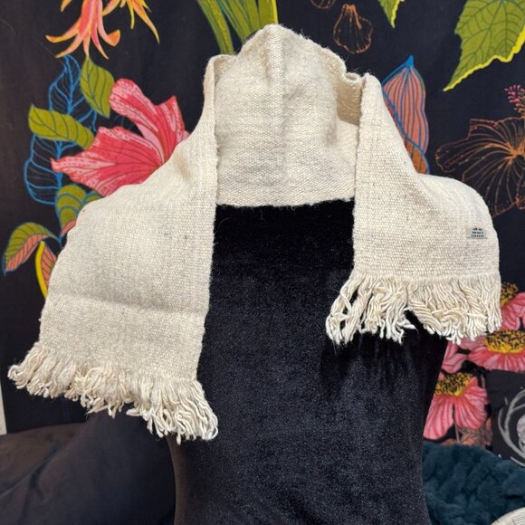 Ecuadorian 100% Wool Fringed Scarf, Natural Cream - Picture 7 of 11
